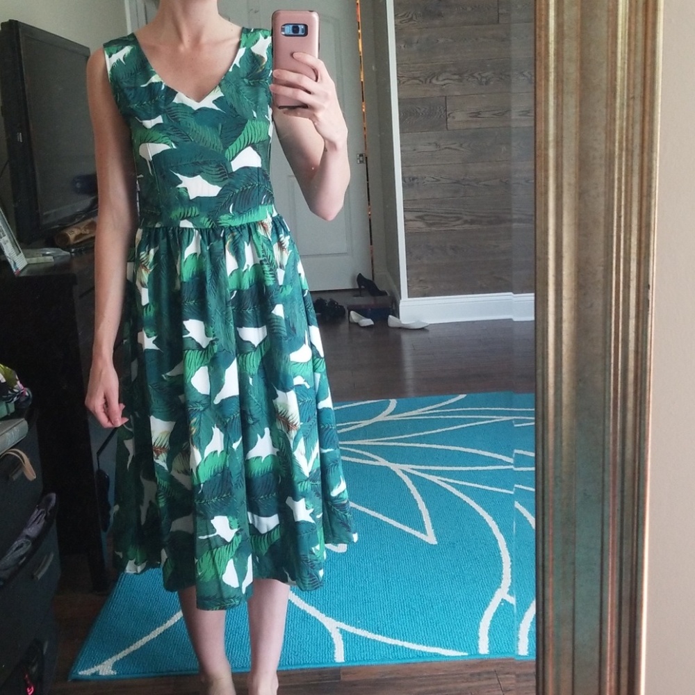 Palm print midi dress NWOT